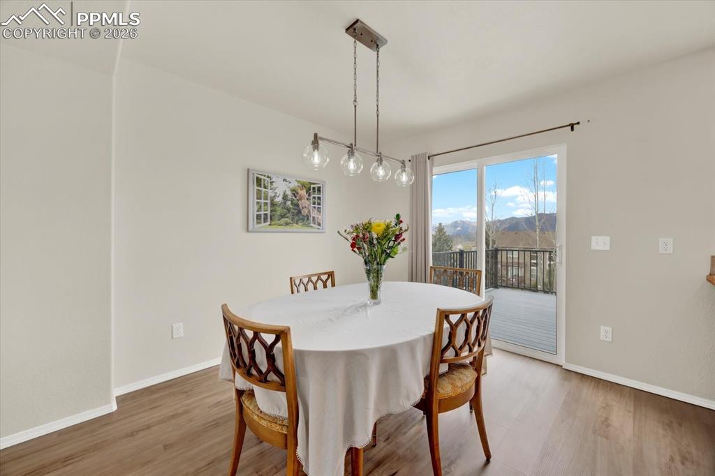 Image 14 of 48: Dining Area