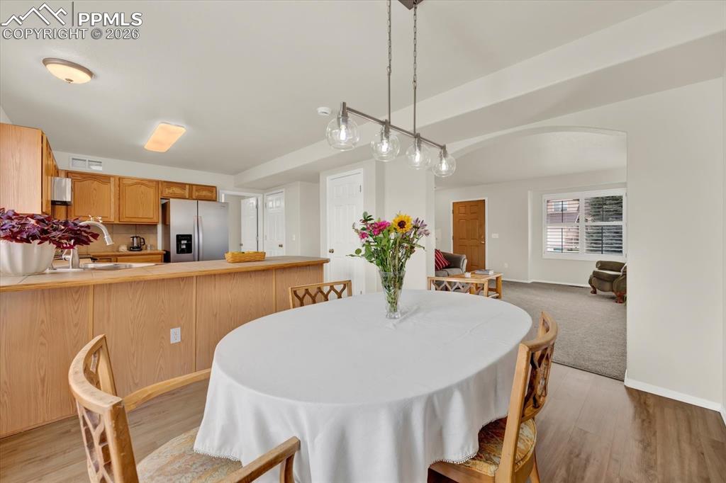 Image 16 of 48: Dining Area