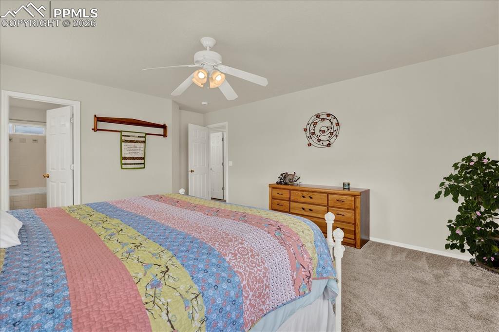 Image 19 of 48: Bedroom