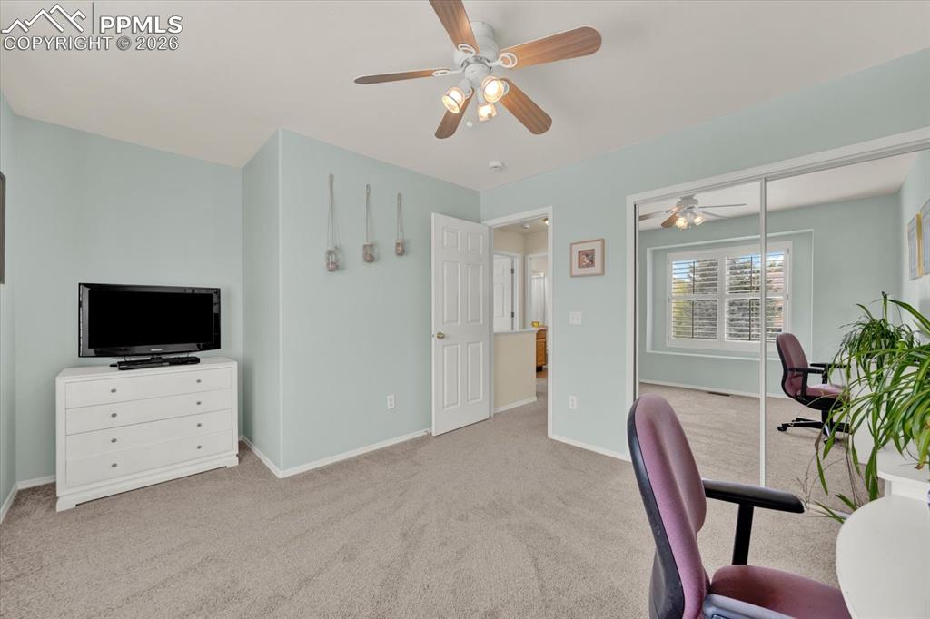 Image 25 of 48: Office