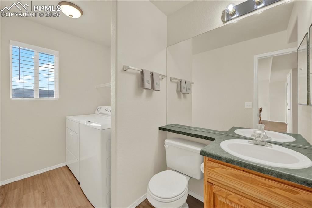 Image 26 of 48: Bathroom