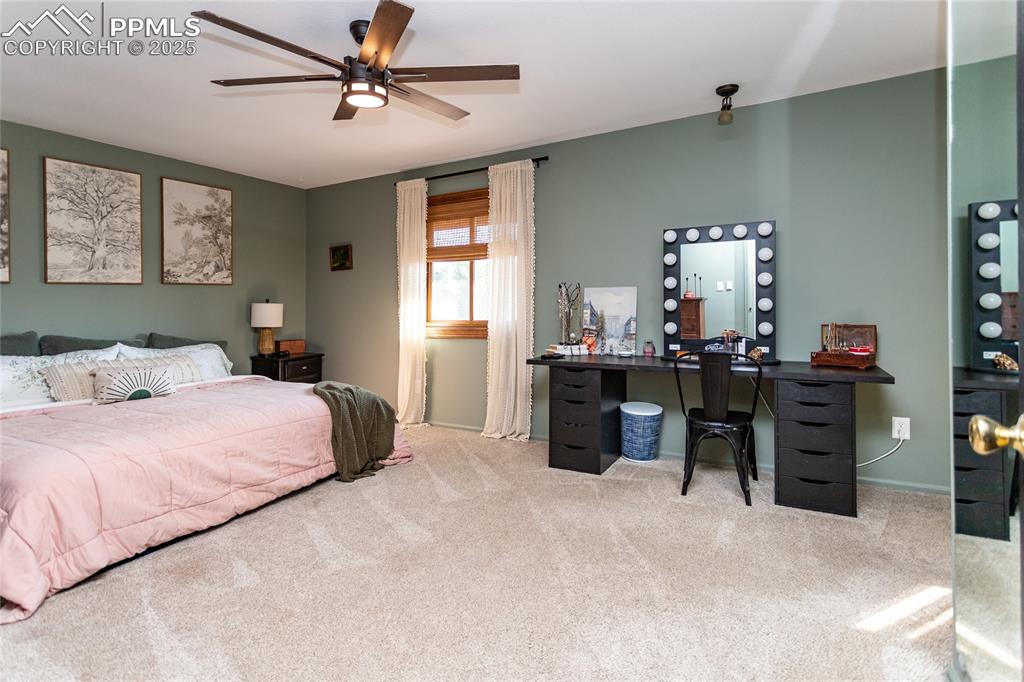 Image 16 of 40: Bedroom