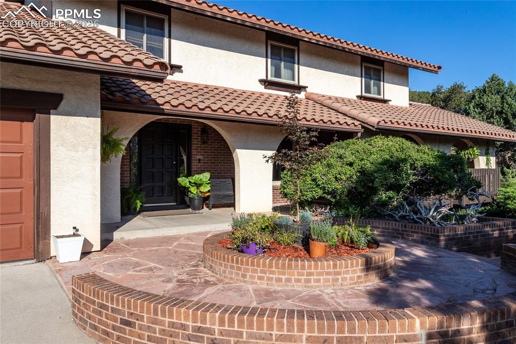 Image 2 of 40: Entry