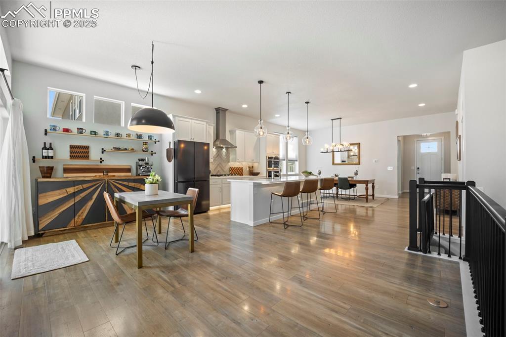 Image 20 of 50: Great Room