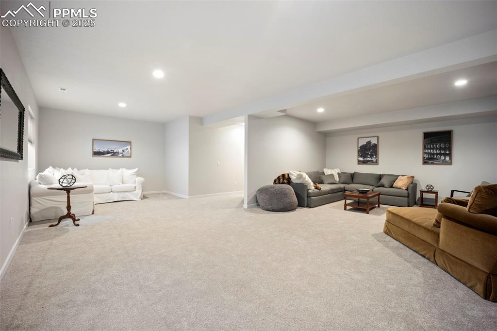 Image 35 of 50: Family Room