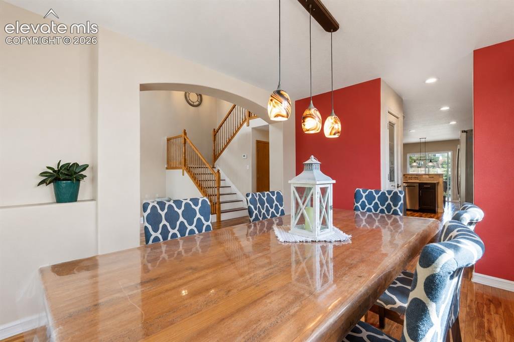 Image 13 of 42: Dining Area