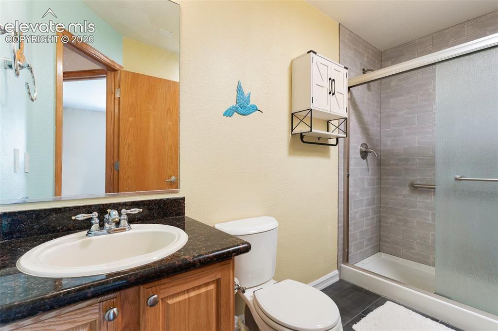 Image 17 of 42: Bathroom
