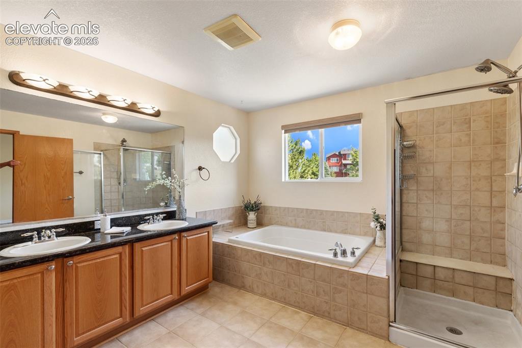 Image 8 of 42: Bathroom
