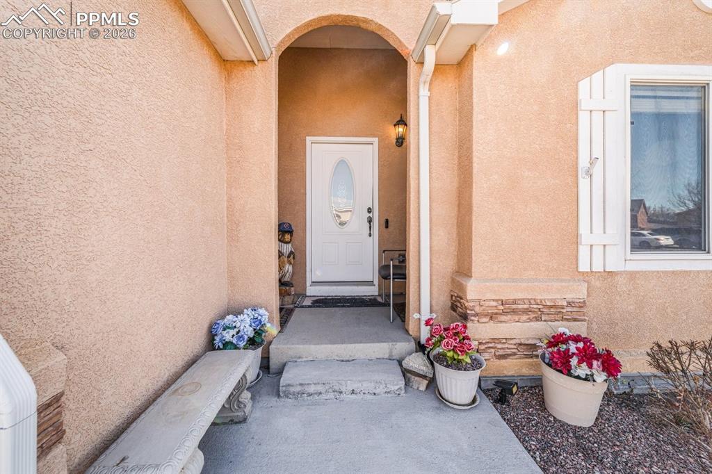 Image 4 of 24: Entry