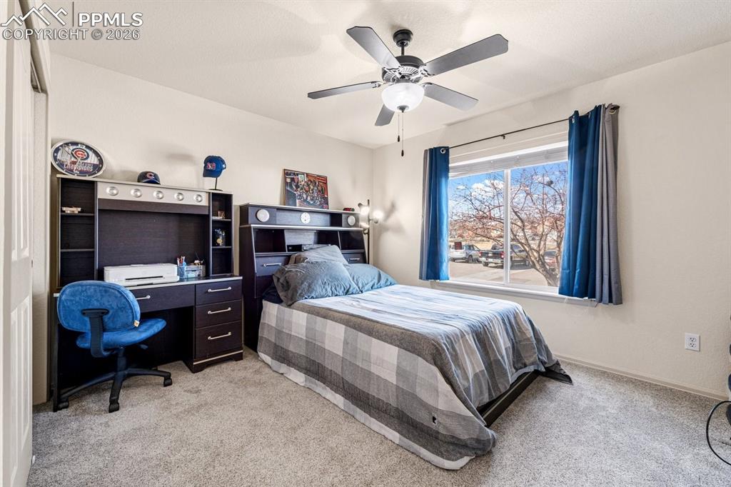 Image 6 of 24: Bedroom