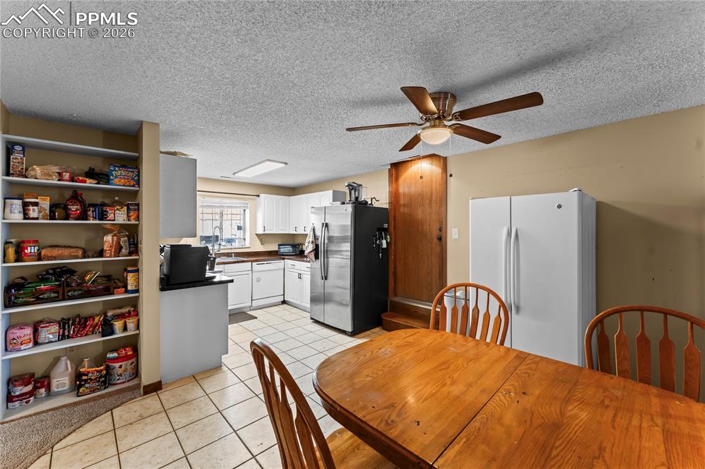 Image 10 of 42: Dining Area