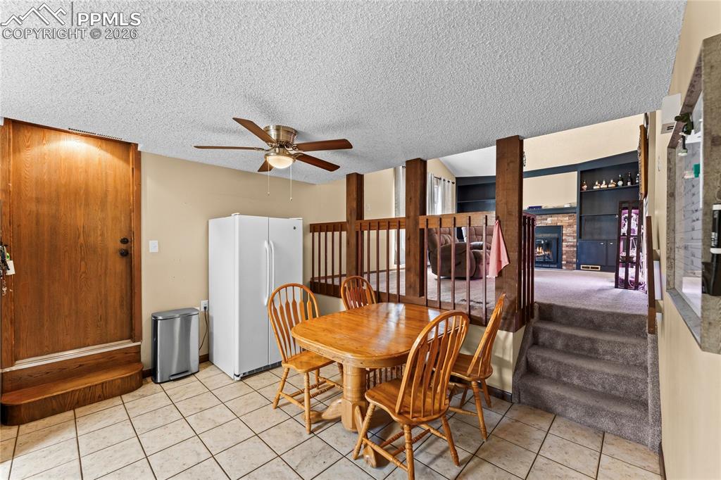 Image 11 of 42: Dining Area