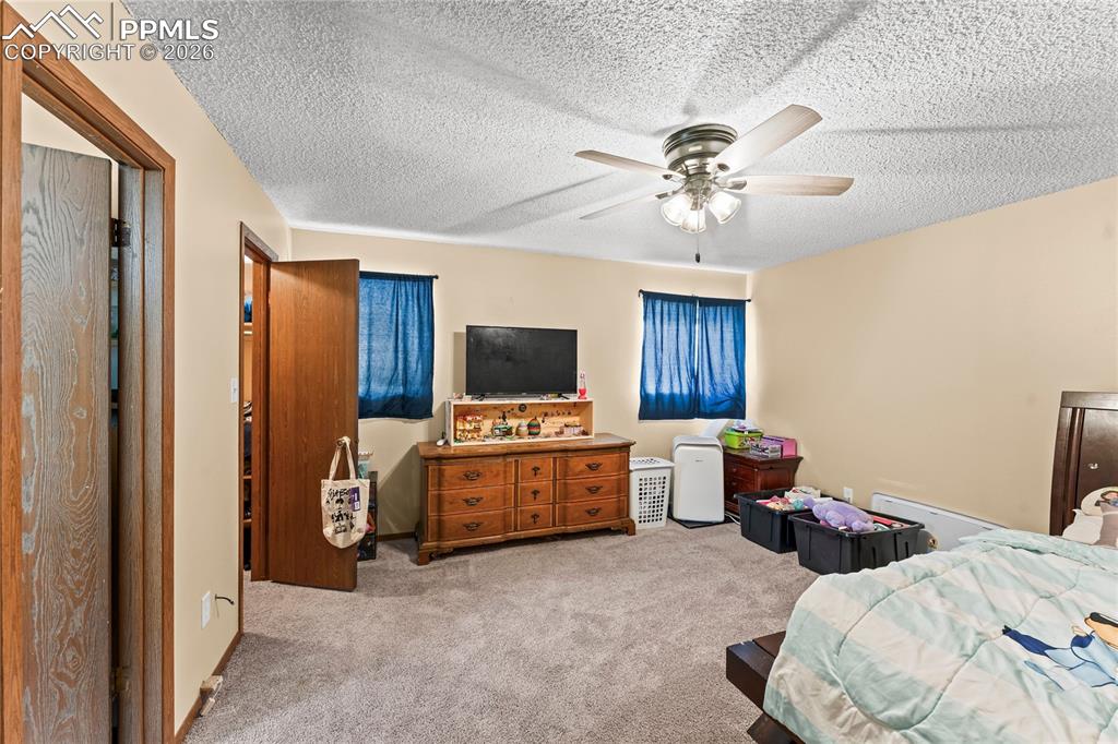 Image 28 of 42: Bedroom