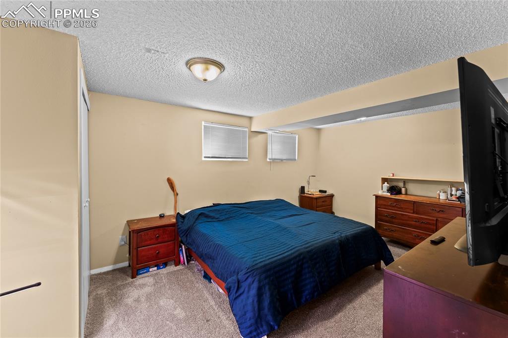 Image 31 of 42: Bedroom