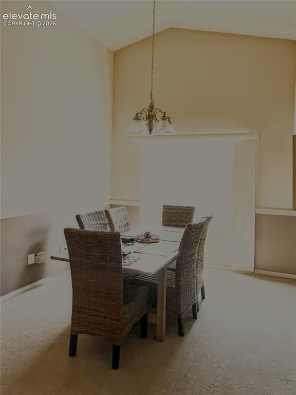 Image 18 of 27: Dining Area