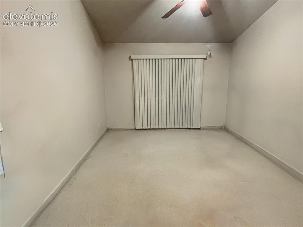 Image 8 of 27: Bedroom