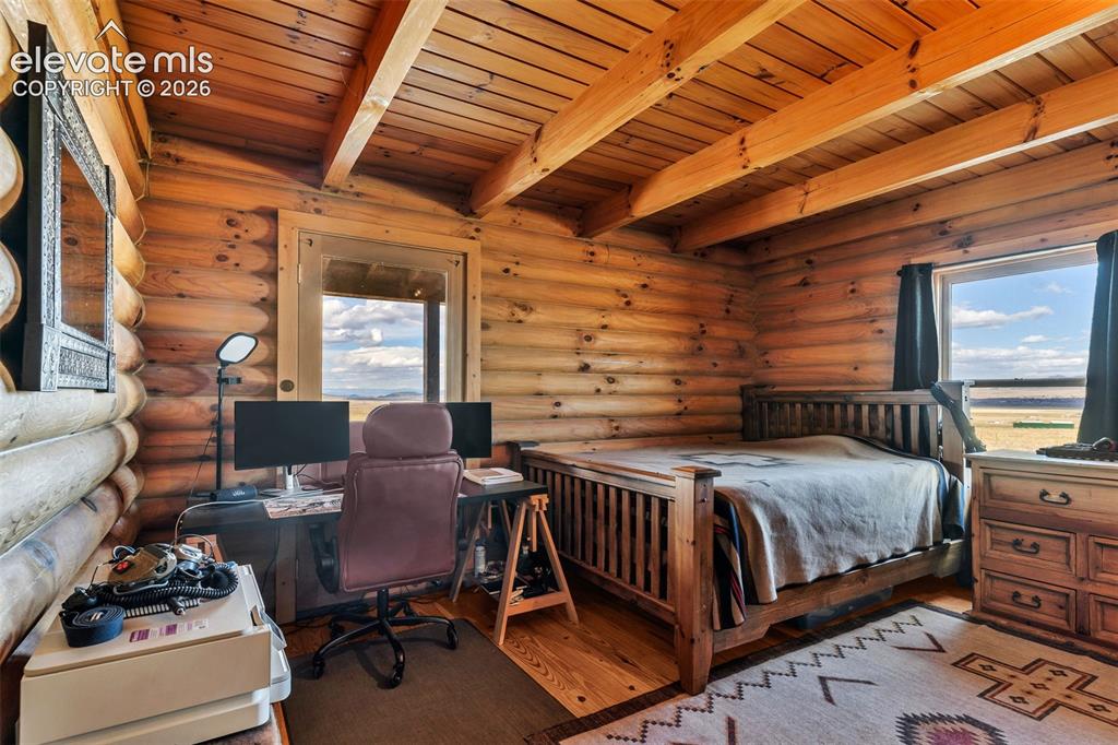 Image 16 of 42: Bedroom