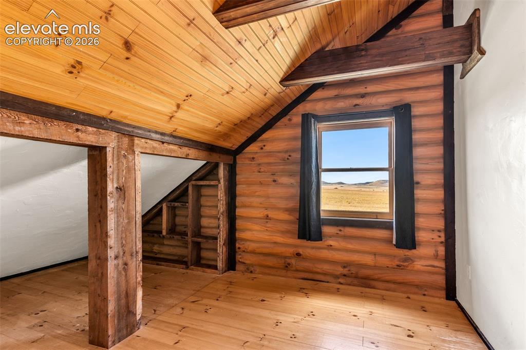 Image 21 of 42: Bonus Room