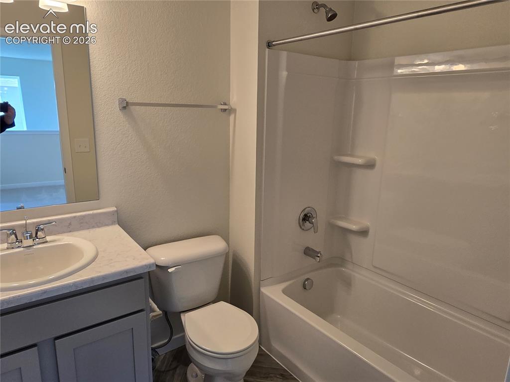 Image 13 of 30: Bathroom