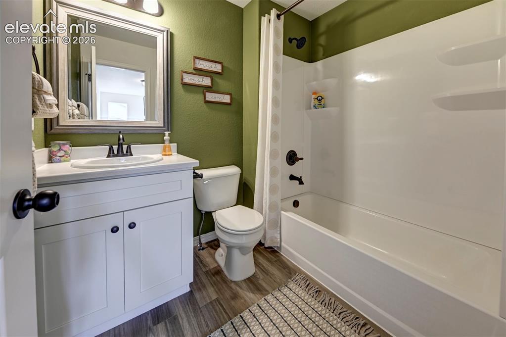 Image 24 of 30: *photo of previous model home of the same floorplan*