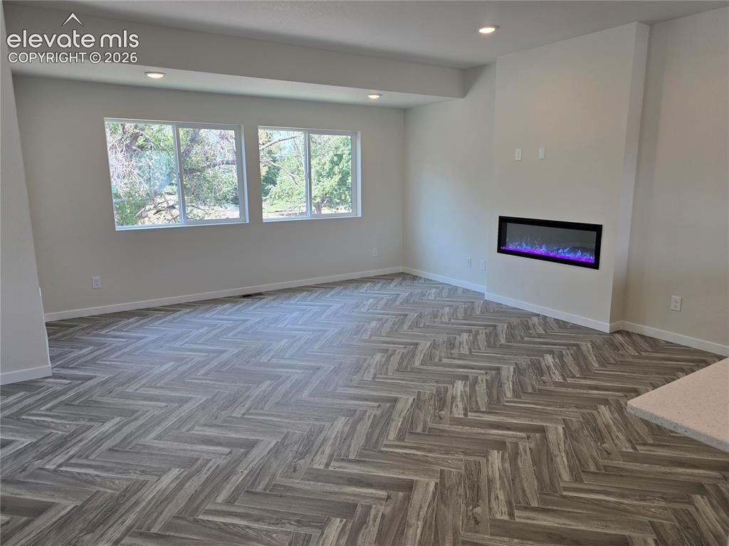 Image 6 of 30: Family Room