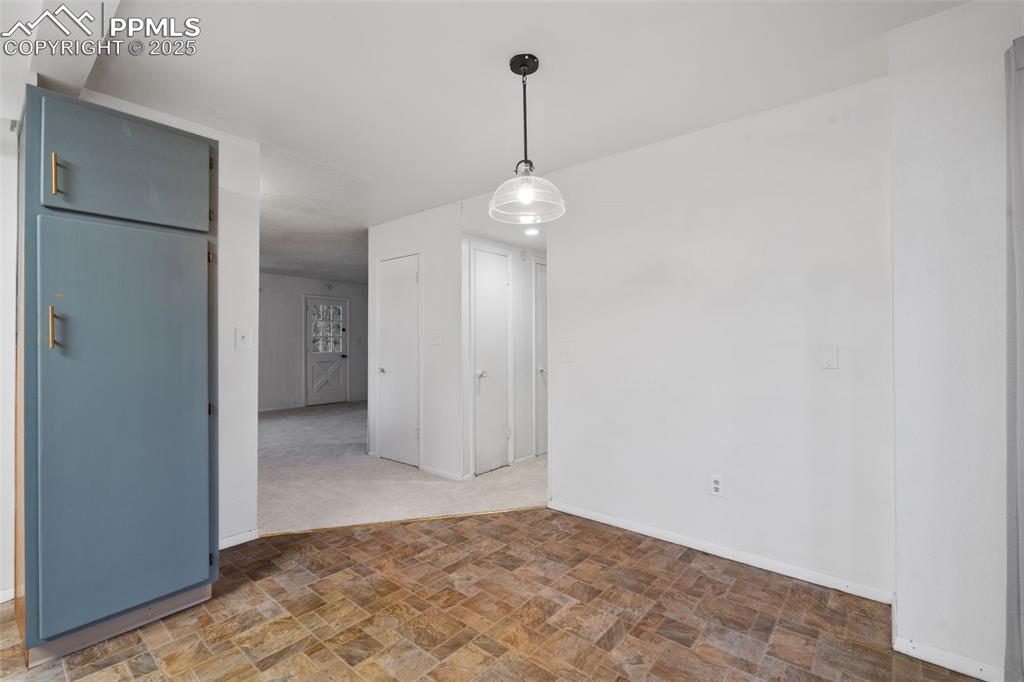 Image 12 of 50: Kitchen