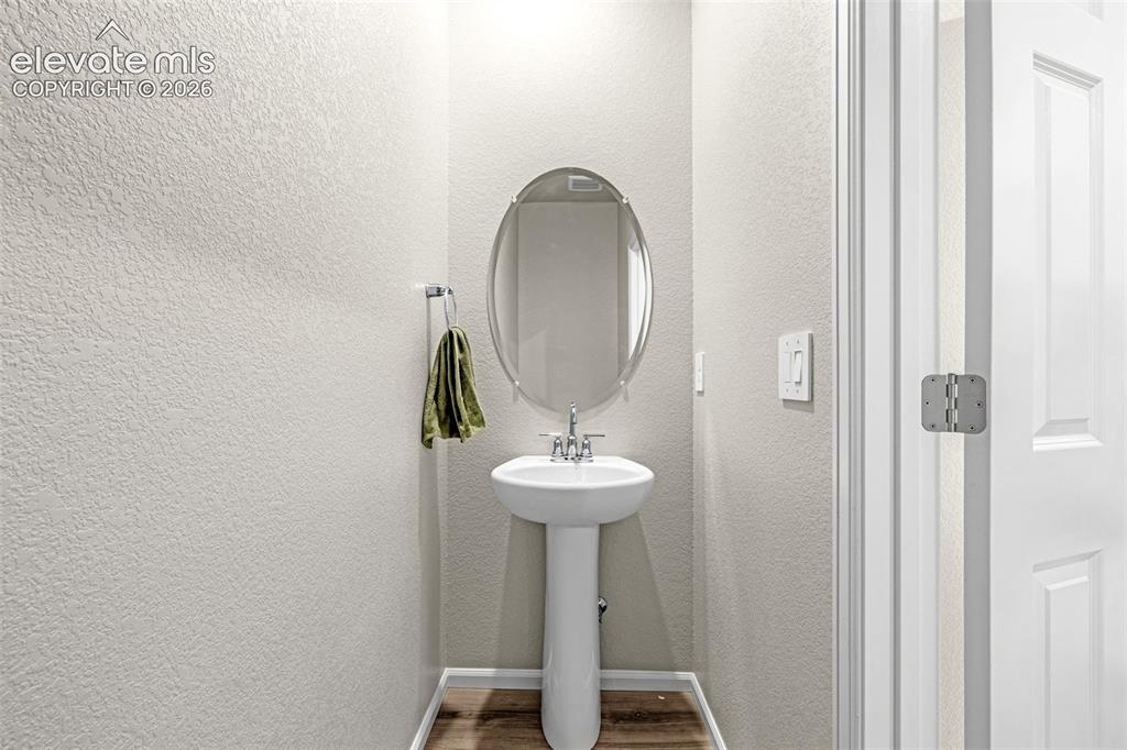 Image 29 of 42: Bathroom