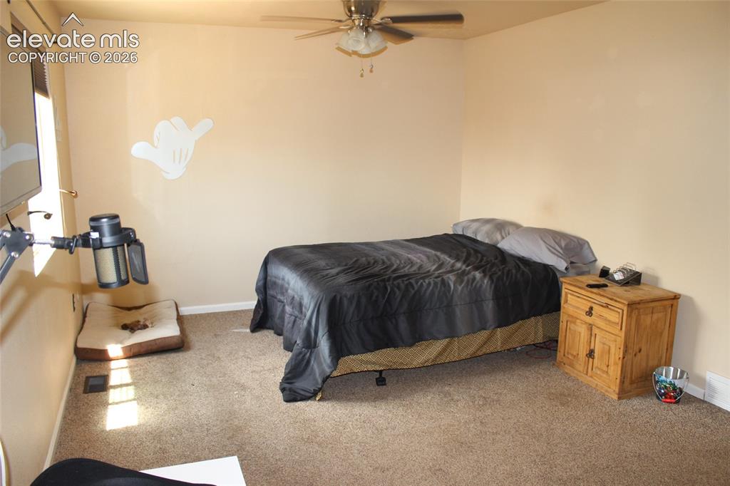 Image 8 of 19: Bedroom