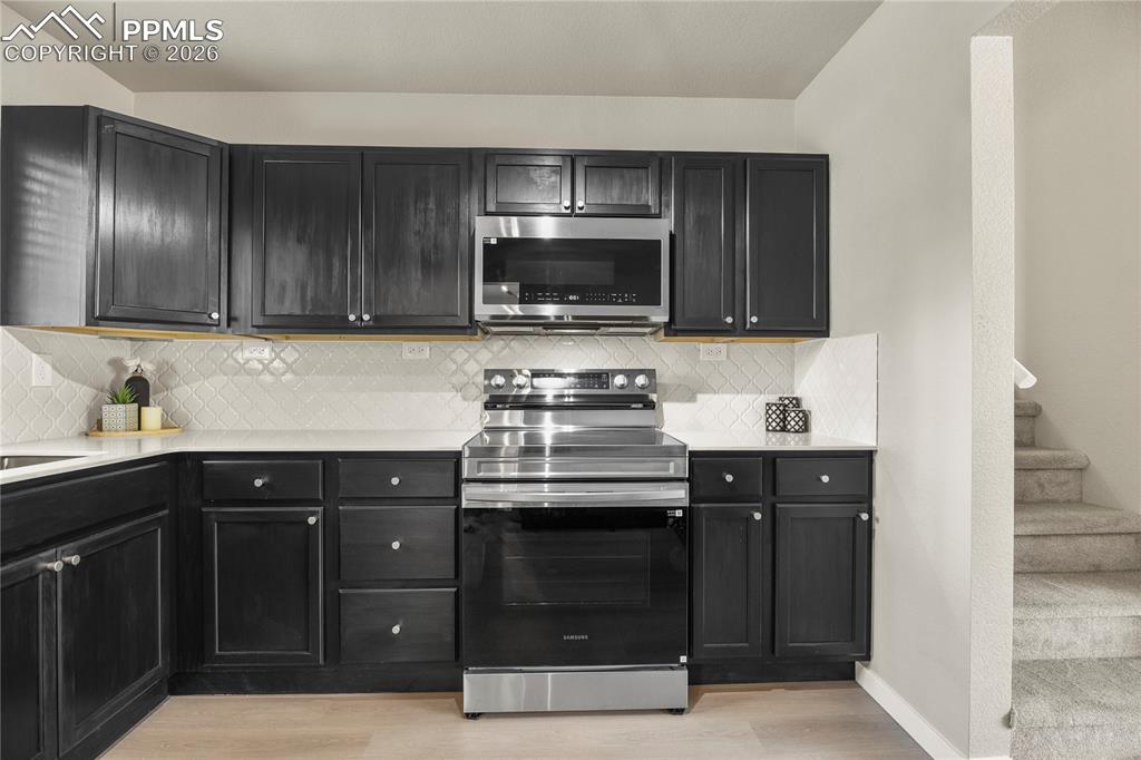 Image 11 of 34: Kitchen