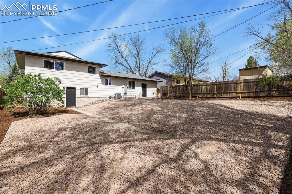 Image 30 of 34: Back of Structure