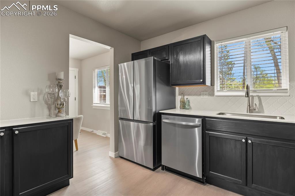 Image 9 of 34: Kitchen