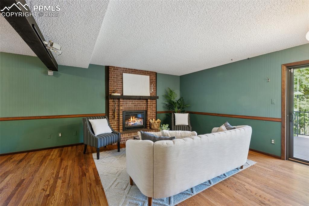 Image 18 of 49: Gas Fireplace to keep warm on winter nights