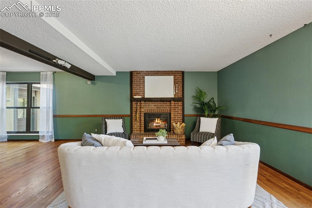 Image 19 of 49: Hardwood Floors continue