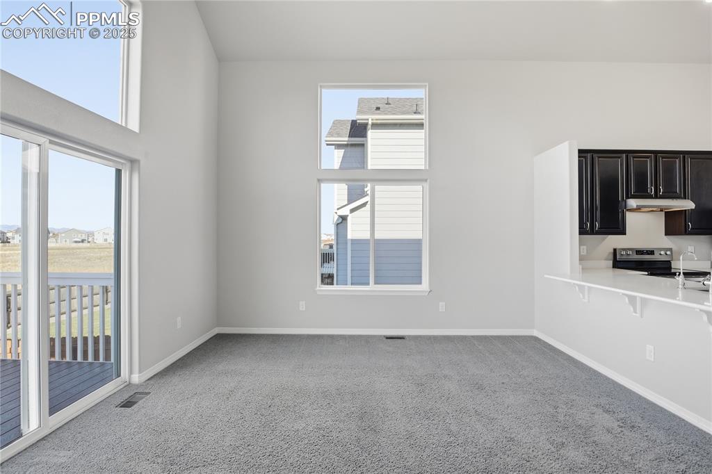 Image 12 of 40: Living Room