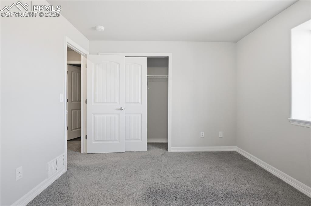 Image 24 of 40: Bedroom