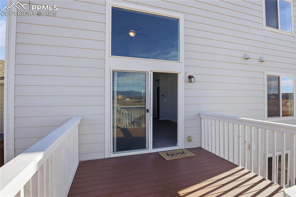 Image 36 of 40: Entry