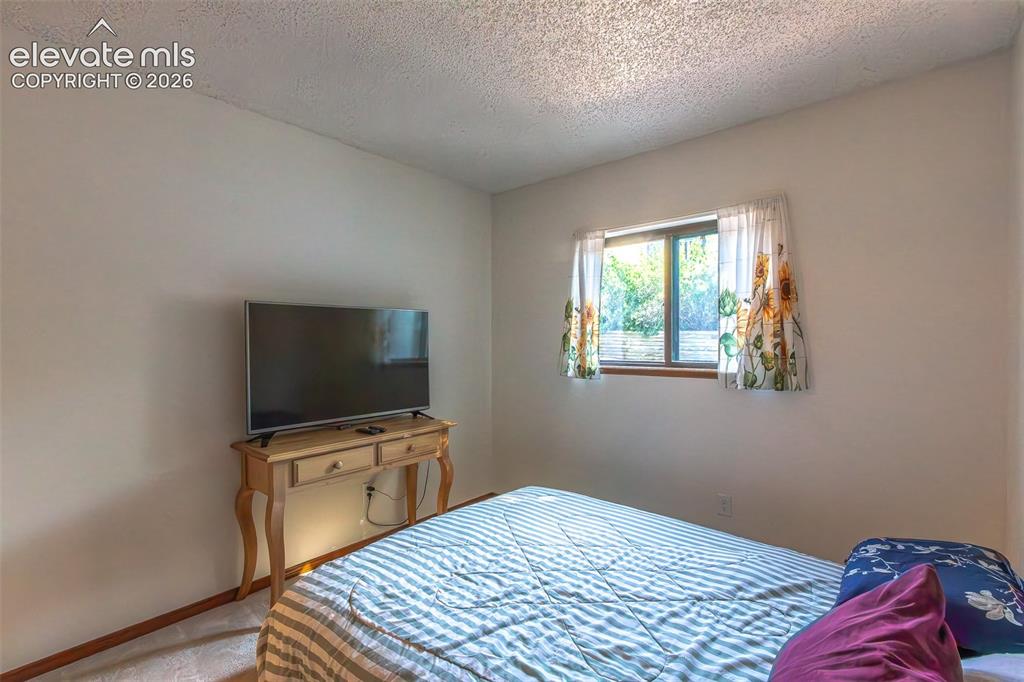 Image 19 of 45: Bedroom