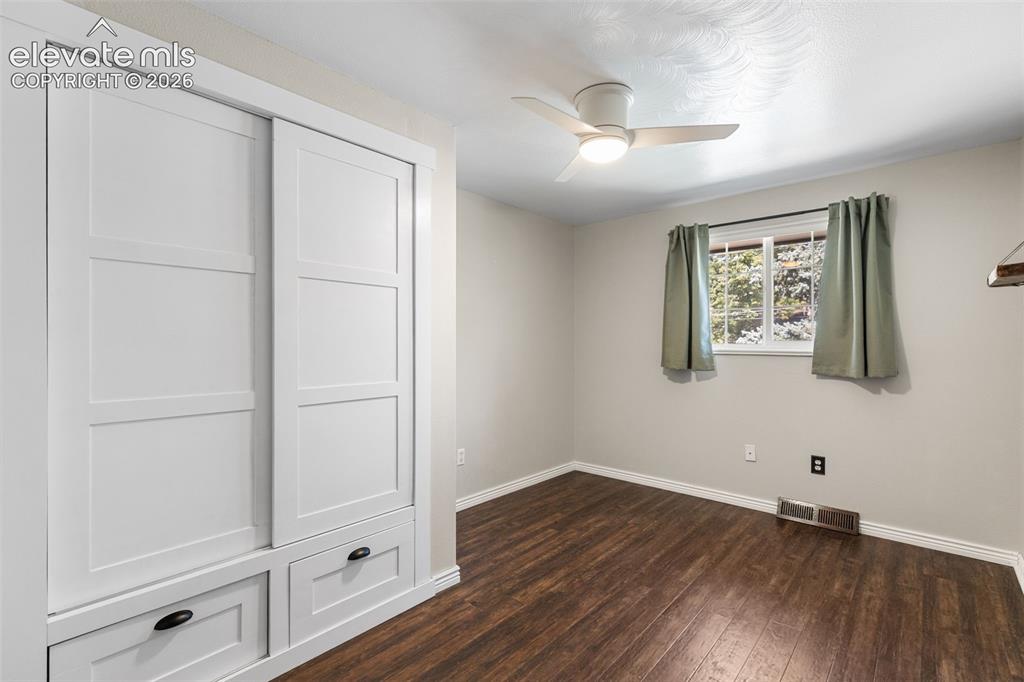 Image 10 of 28: Bedroom