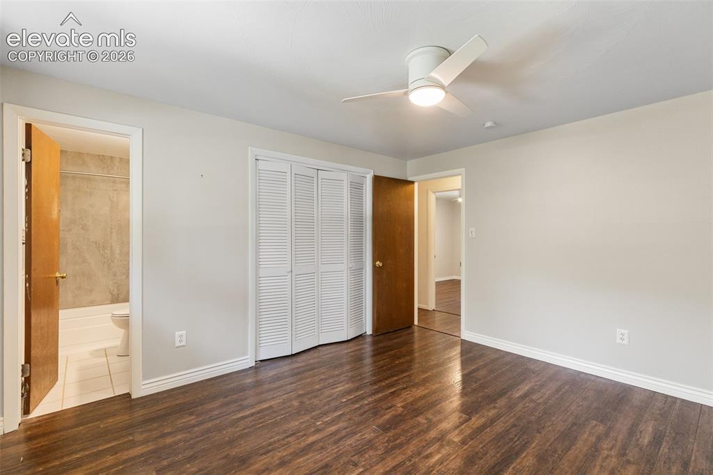 Image 14 of 28: Bedroom