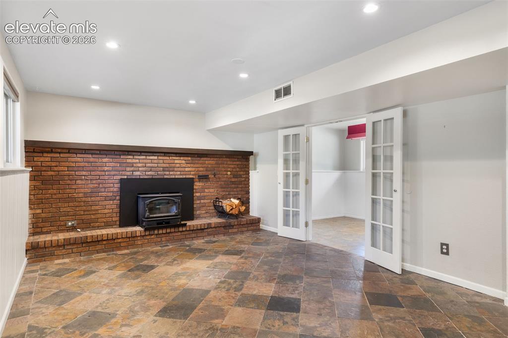 Image 16 of 28: Living Room