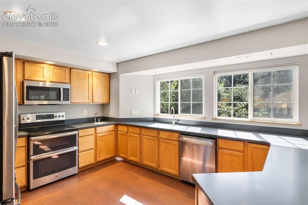 Image 6 of 28: Kitchen