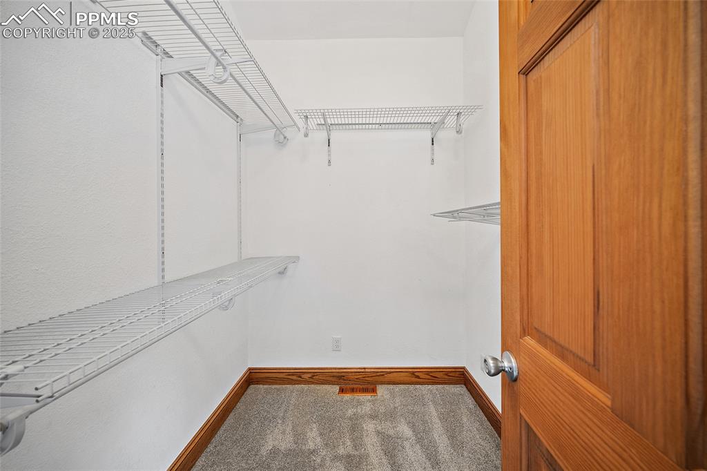 Image 26 of 50: Closet