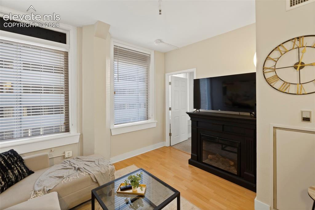 Image 12 of 25: Living Room