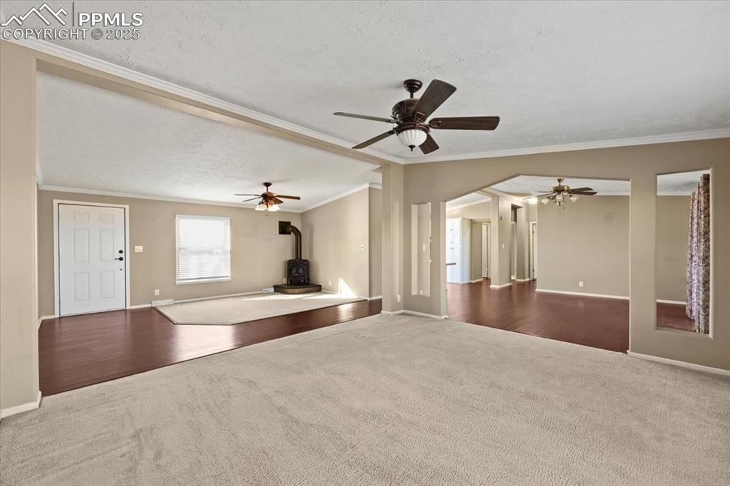 Image 5 of 35: Living Room