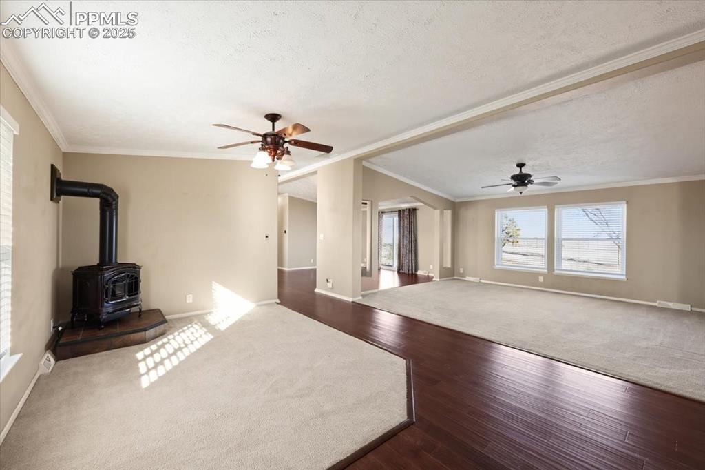 Image 8 of 35: Living Room