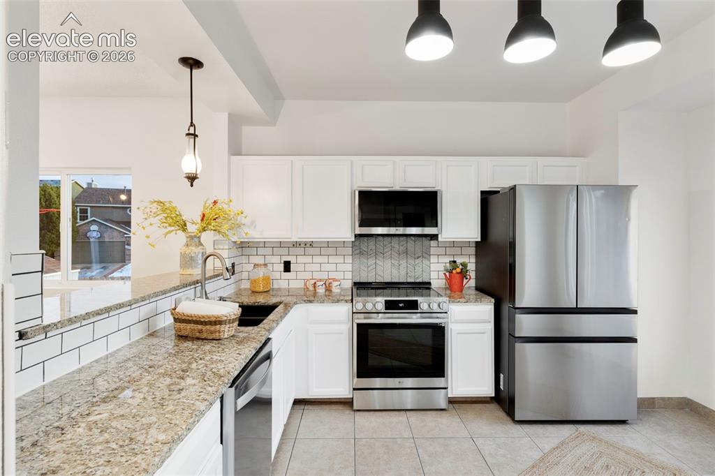 Image 7 of 29: Kitchen