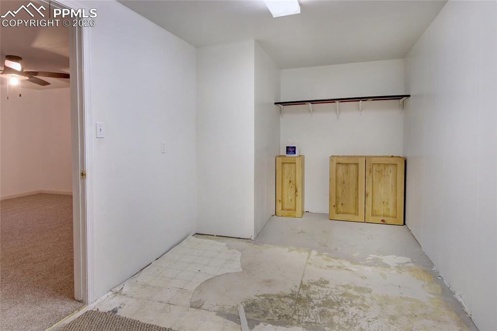 Image 25 of 36: Storage room