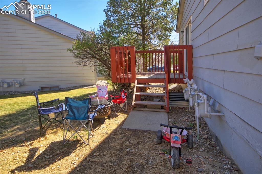 Image 29 of 36: Wood deck