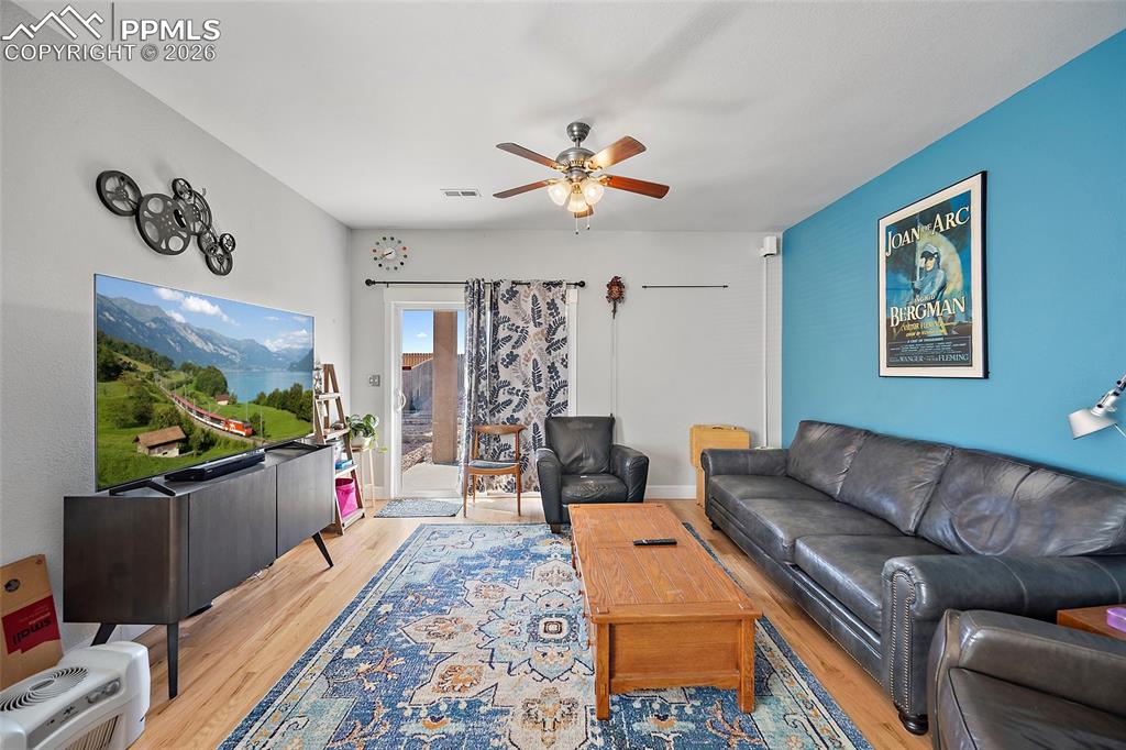 Image 15 of 49: Living Room