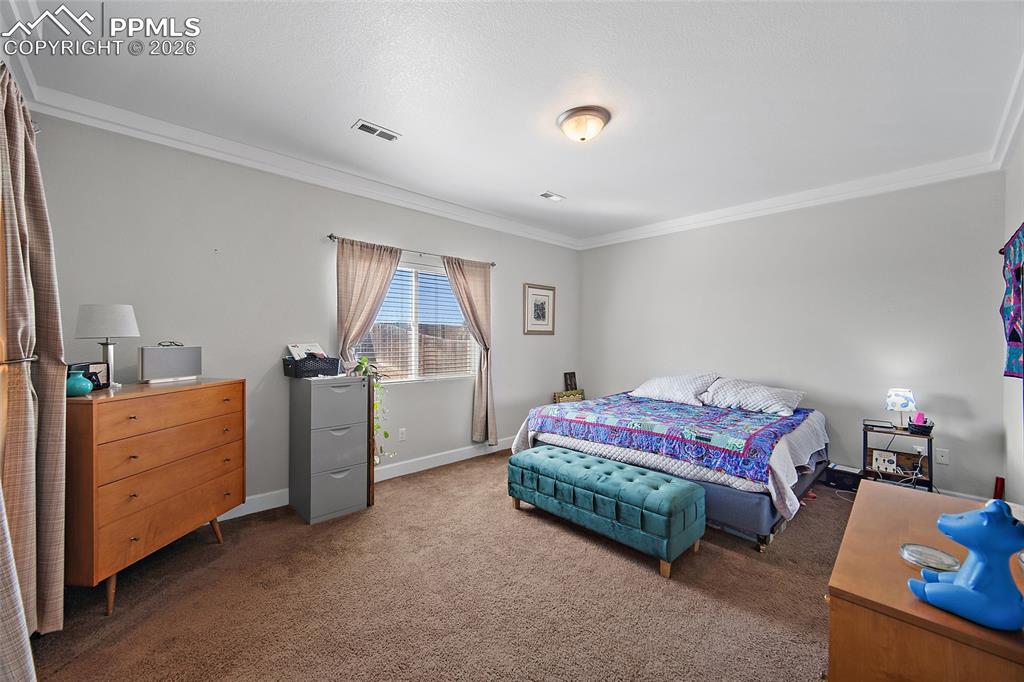 Image 19 of 49: Bedroom